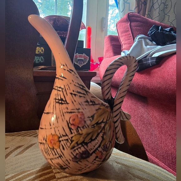 Hull Pottery Pitcher-Twisted Handle Raised Flowers- Imprinted "Hull T3 55"(1955) - Picture 3 of 7